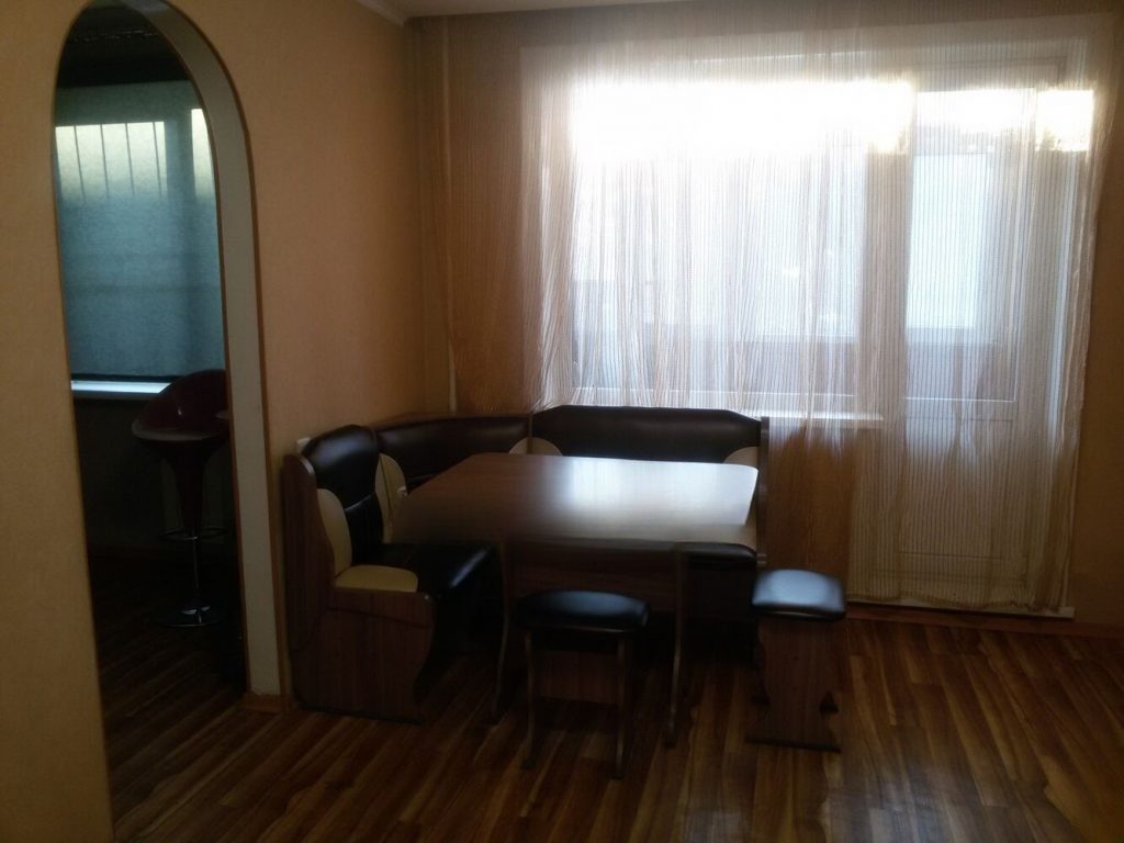 Сдам квартиру, 3 комнаты, брежневка, 62 м², этаж: 2/5