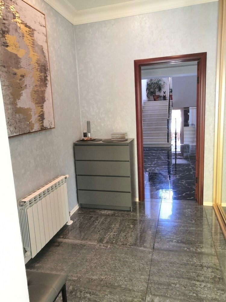 Продам дом, 6 комнат, 506 м², этажей: 2, участок: 14,17 сотки в собственности