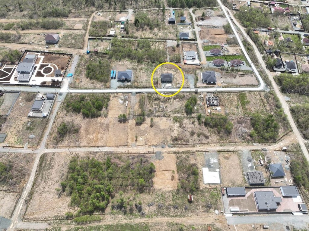 Продам дом, 8 комнат, 200 м², этажей: 2, участок: 10 соток в собственности