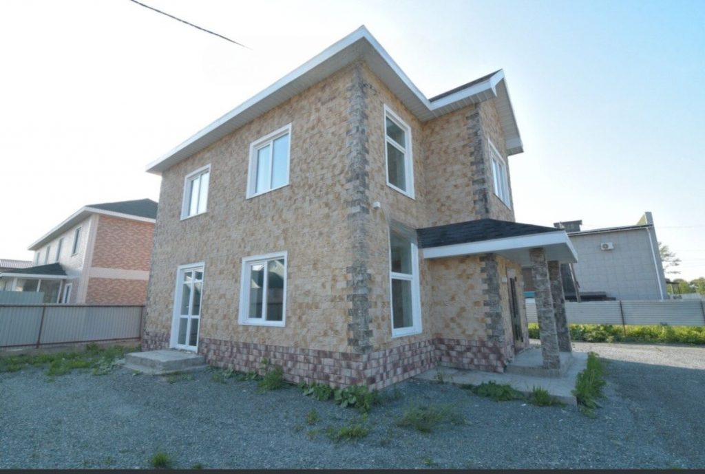 Продам дом, 5 комнат, 180 м², этажей: 2, участок: 9 соток в собственности