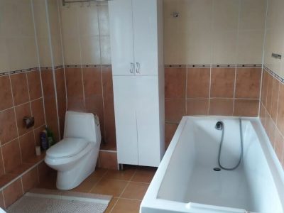 Продам дом, 4 комнаты, 135 м², этажей: 2, участок: 7 соток в собственности