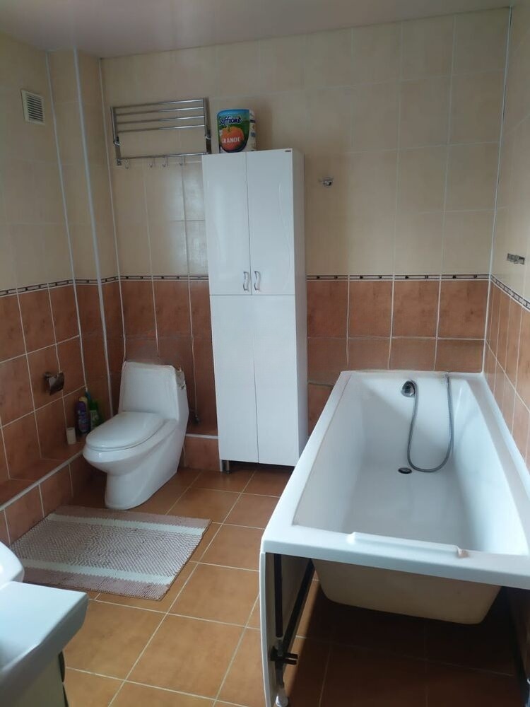 Продам дом, 4 комнаты, 135 м², этажей: 2, участок: 7 соток в собственности