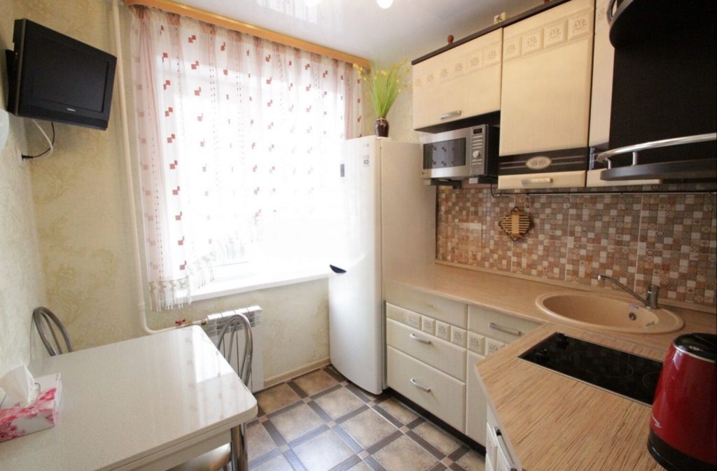 Сдам квартиру, 2 комнаты, брежневка, 46 м², этаж: 1/5