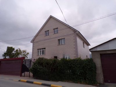 Продам дом, 7 комнат, 435 м², этажей: 3, участок: 11,4 сотки в собственности