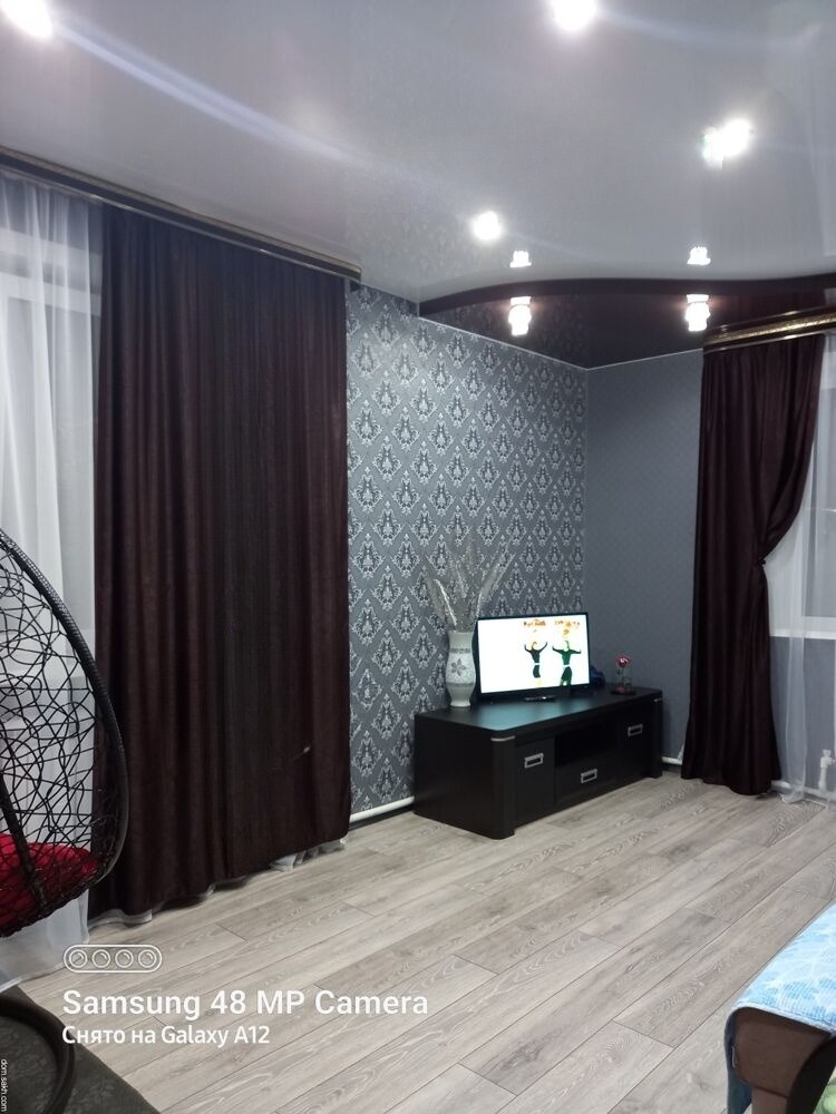 Сдам квартиру, 2 комнаты, 48 м², этаж: 1/2