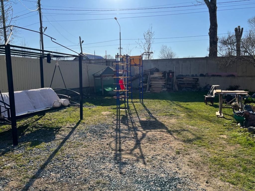 Продам дом, 5 комнат, 210 м², этажей: 2, участок: 15 соток в собственности