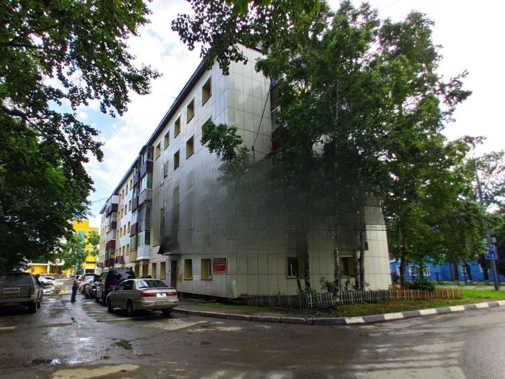 Продам квартиру, 3 комнаты, брежневка, 57 м², этаж: 2/5
