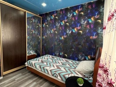 Сдам квартиру, 3 комнаты, 48 м², этаж: 1/2
