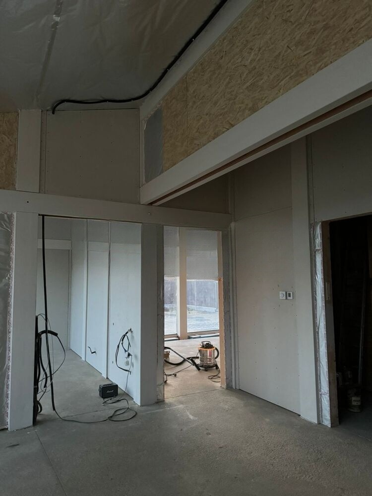 Продам дом, 2 комнаты, 65 м², этажей: 2, участок: 6,95 сотки в собственности