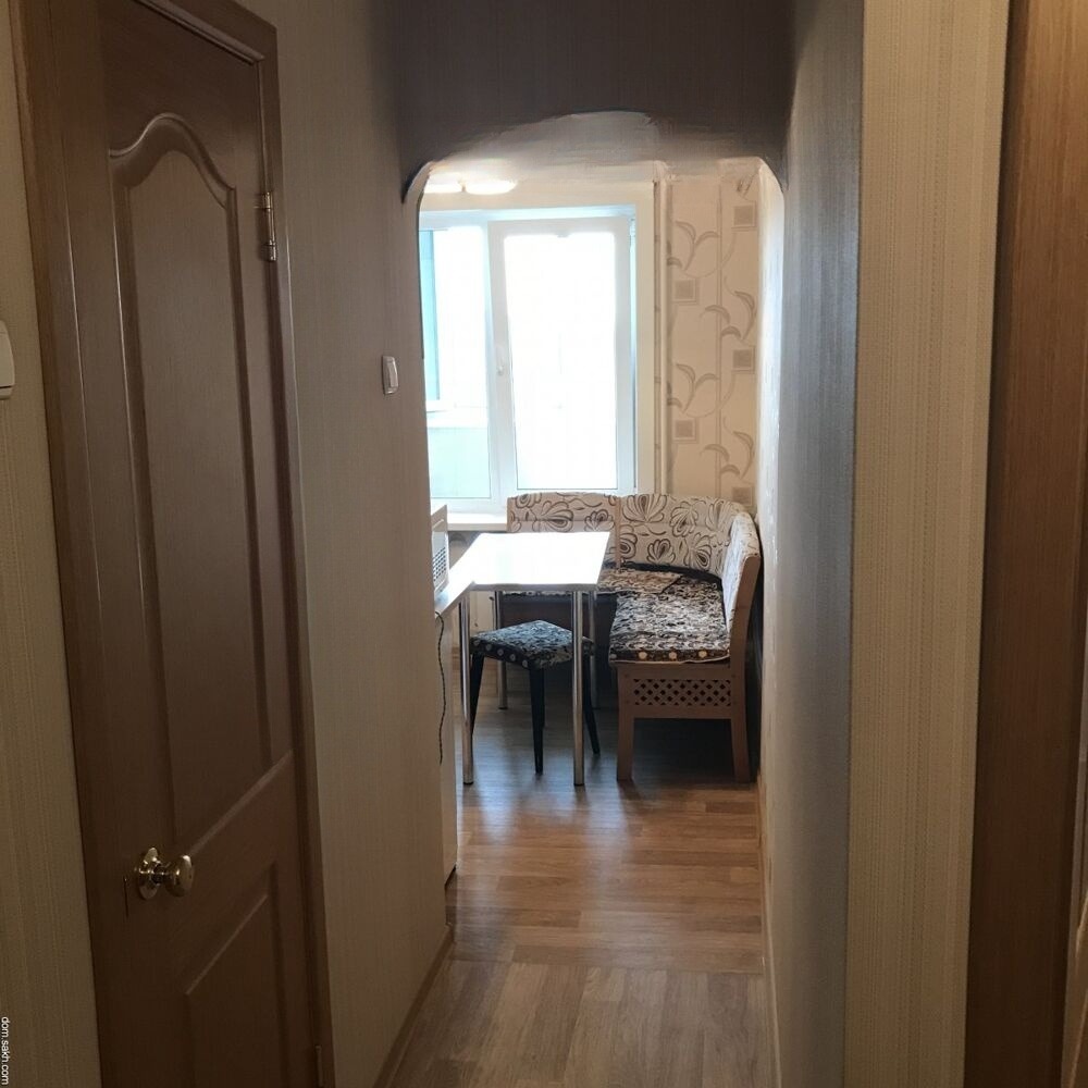 Сдам квартиру, 2 комнаты, хрущевка, 46 м², этаж: 1/4