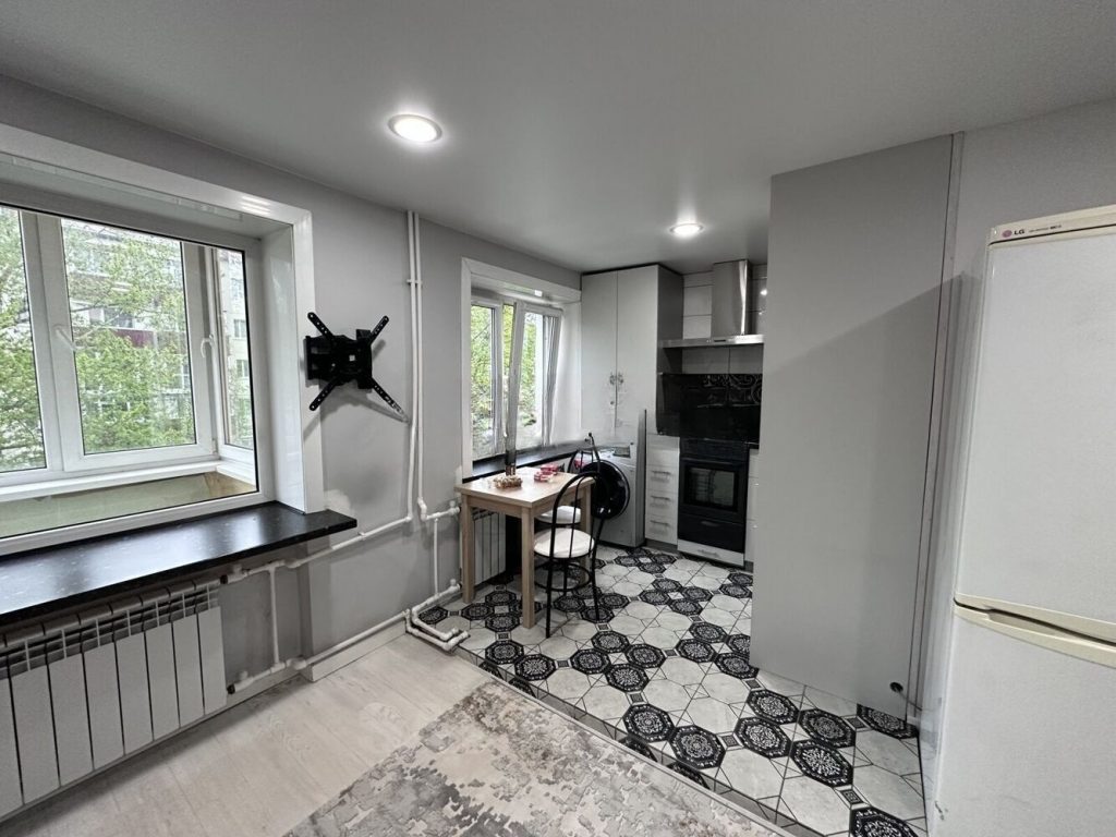 Сдам квартиру, 2 комнаты, 53 м², этаж: 3/5