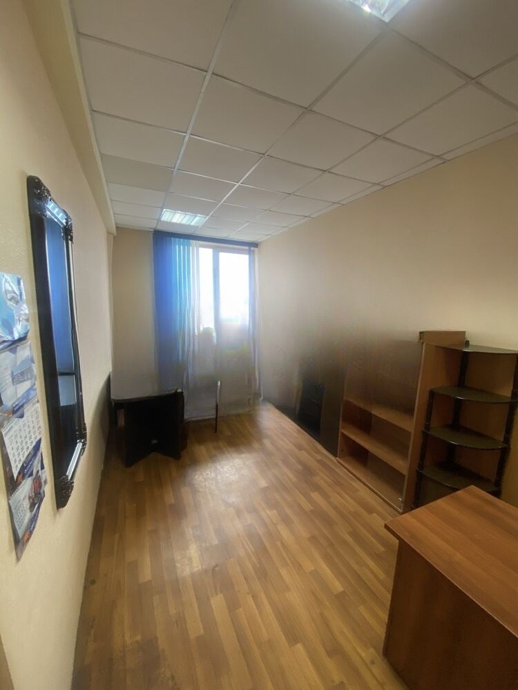 Продам офис, 35 м², этаж: 4/4
