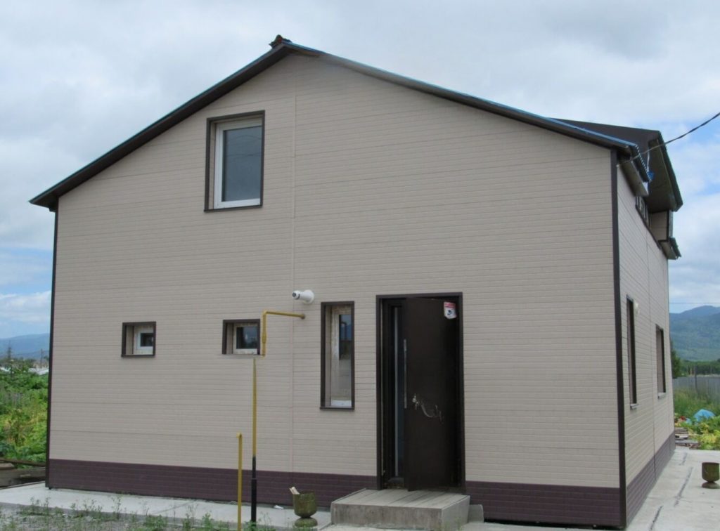 Продам дом, 3 комнаты, 120 м², этажей: 2, участок: 10 соток в собственности