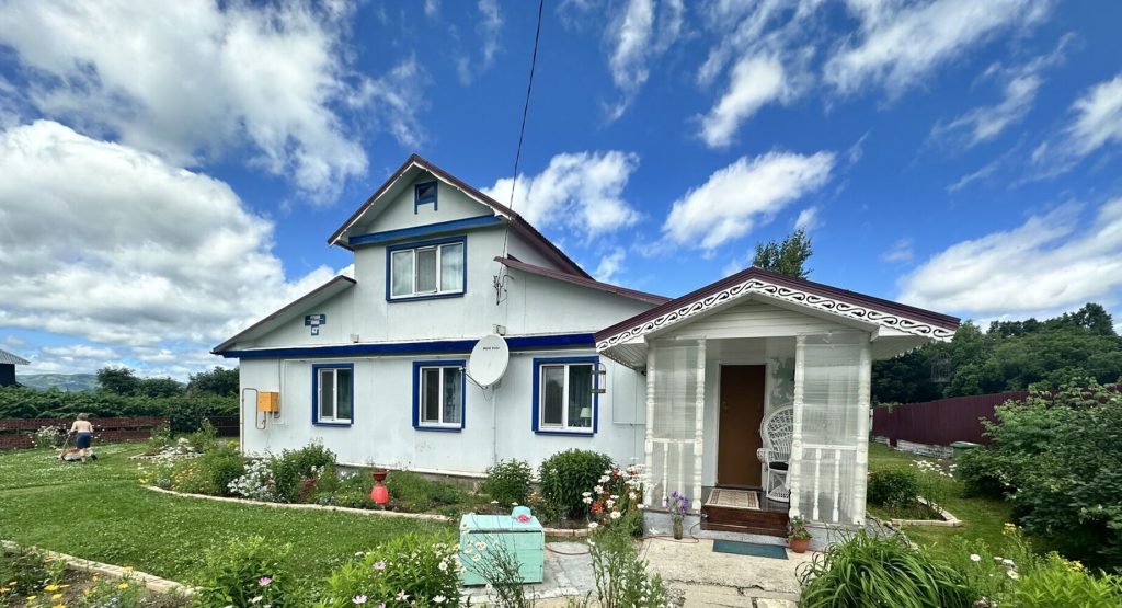 Продам дом, 3 комнаты, 79 м², этажей: 2, участок: 12,89 сотки в собственности