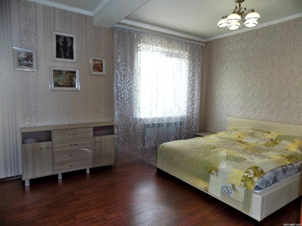 Продам дом, 5 комнат, 206 м², этажей: 2, участок: 14 соток в собственности