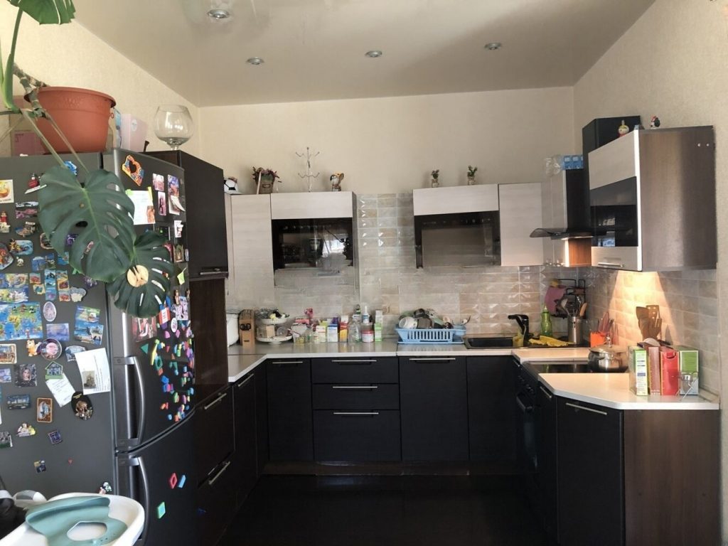 Продам дом, 5 комнат, 180 м², этажей: 2, участок: 7,3 сотки в собственности