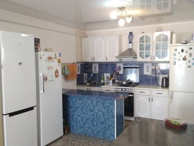 Продам дом, 5 комнат, 232 м², этажей: 2, участок: 17,72 сотки в собственности
