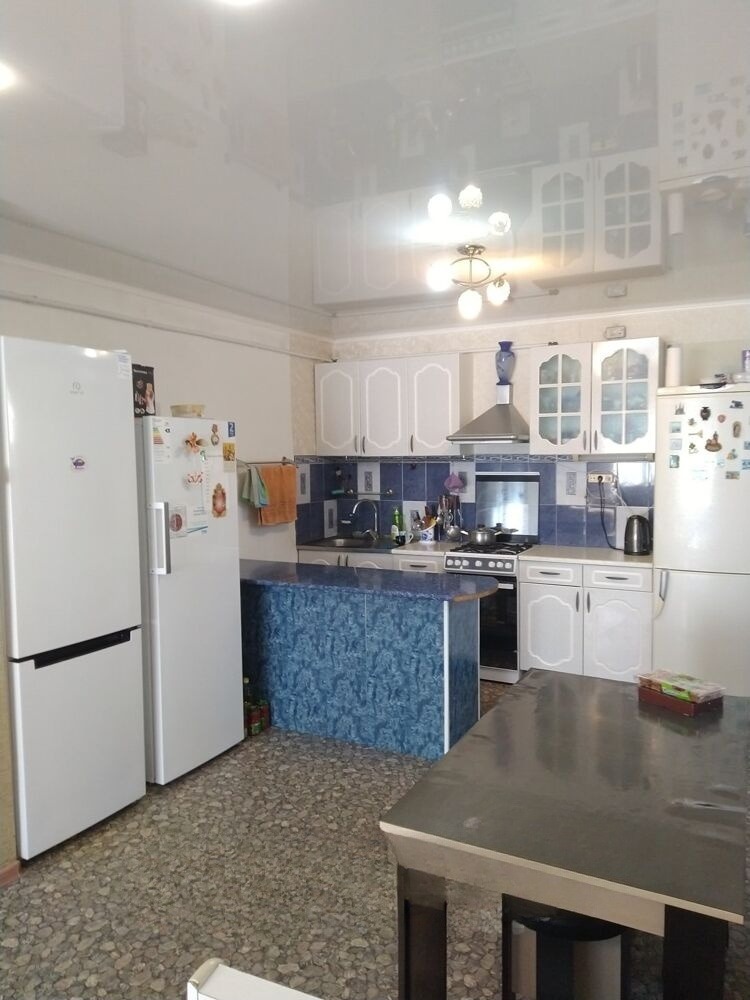 Продам дом, 5 комнат, 232 м², этажей: 2, участок: 17,72 сотки в собственности