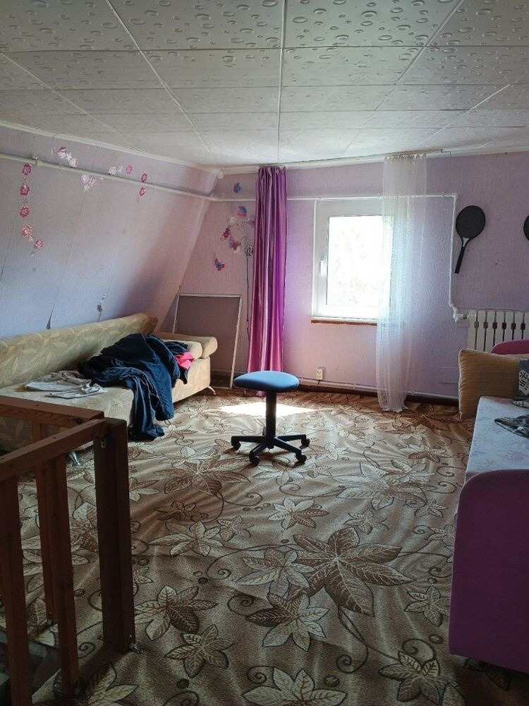 Продам дом, 5 комнат, 200 м², этажей: 2, участок: 7,25 сотки в собственности