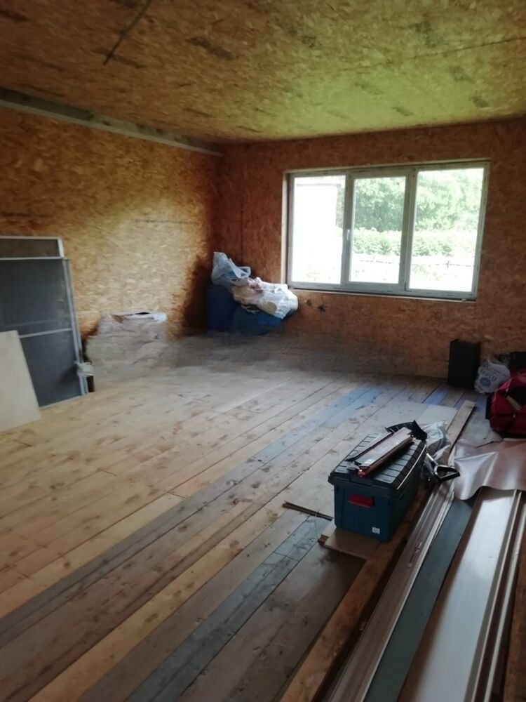 Продам дом, 3 комнаты, 170 м², этажей: 2, участок: 12,5 сотки в собственности