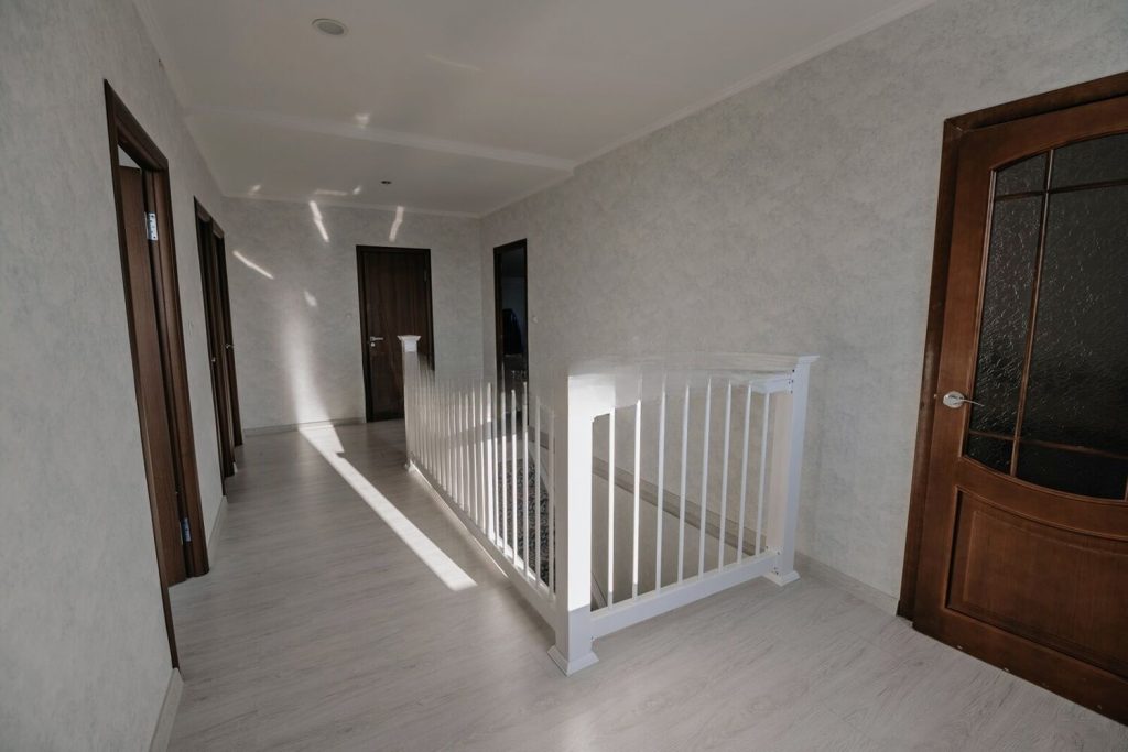 Продам дом, 5 комнат, 279 м², этажей: 3, участок: 10 соток в собственности