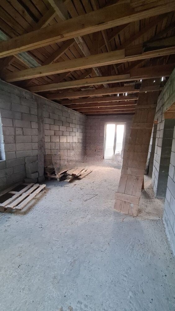 Продам дом, 4 комнаты, 142 м², этажей: 2, участок: 6 соток в собственности