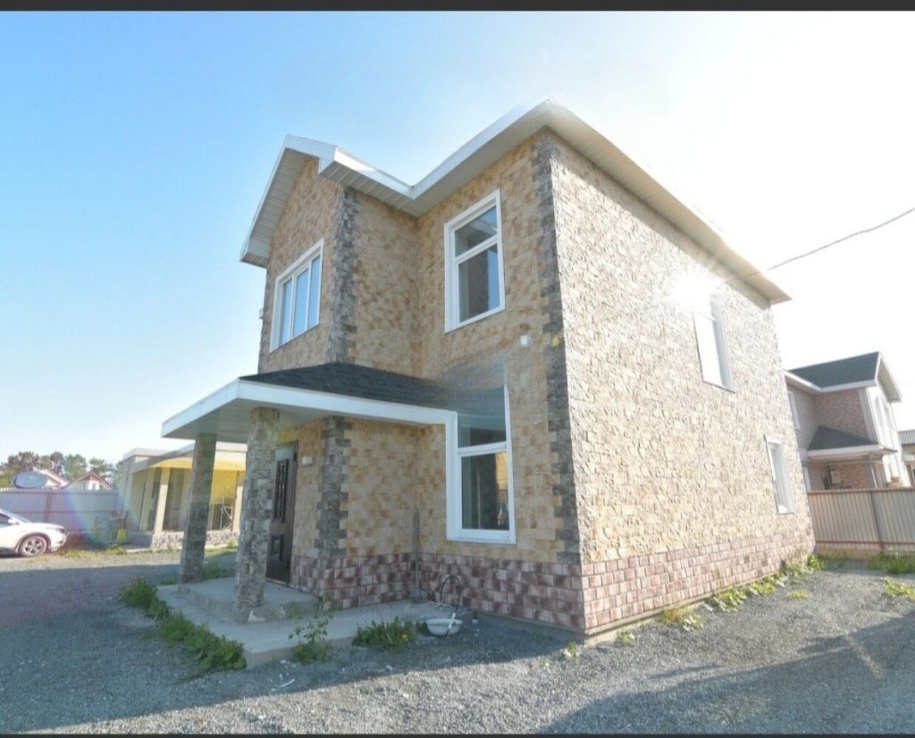 Продам дом, 5 комнат, 180 м², этажей: 2, участок: 9 соток в собственности