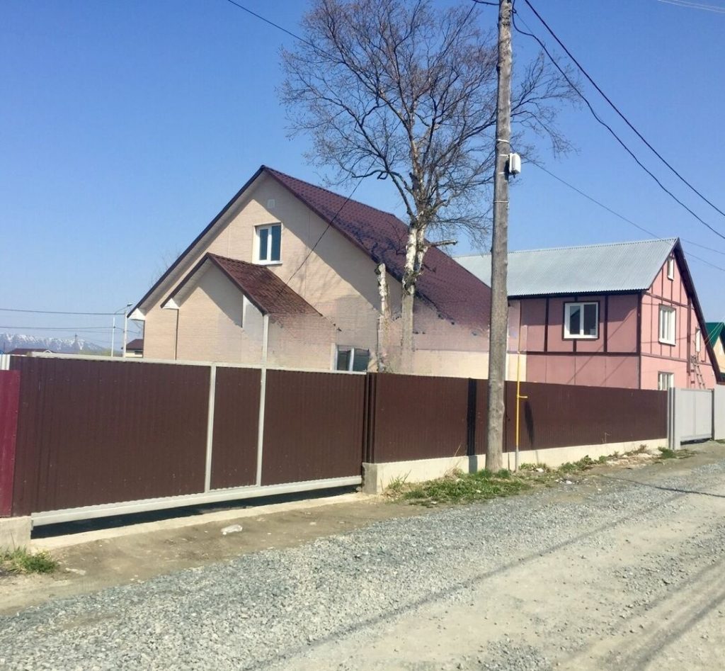 Продам дом, 3 комнаты, 100 м², этажей: 2, участок: 10 соток в собственности