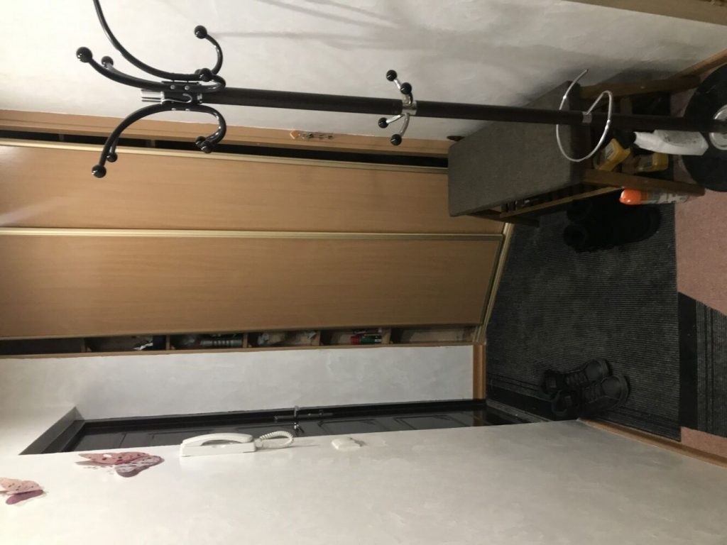 Сдам квартиру, 2 комнаты, хрущевка, 46 м², этаж: 1/4