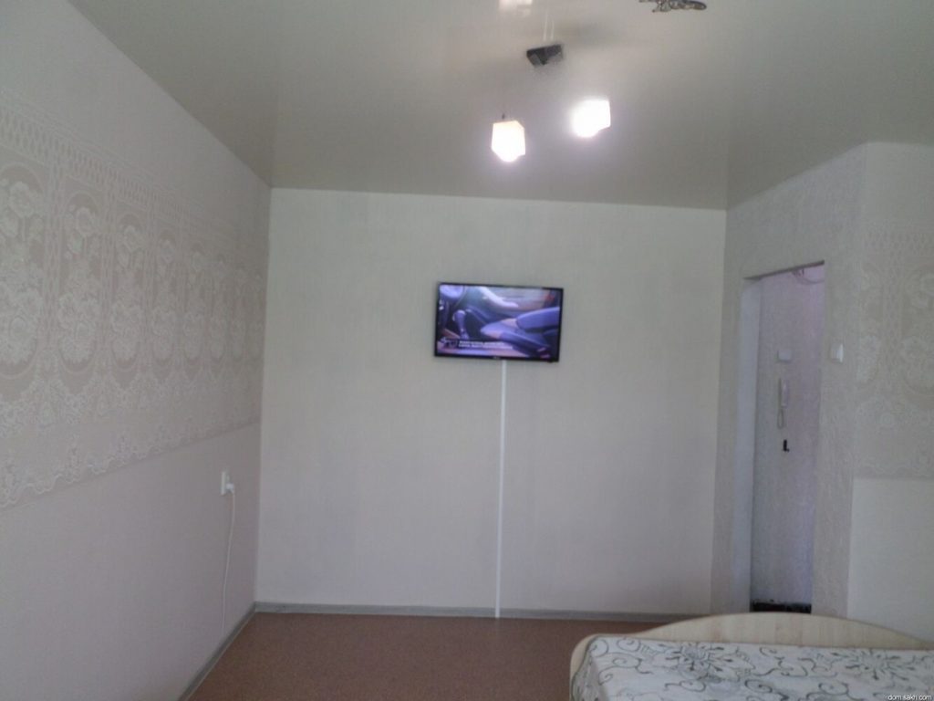 Сдам квартиру, 1 комната, гостинка, 30 м², этаж: 1/5