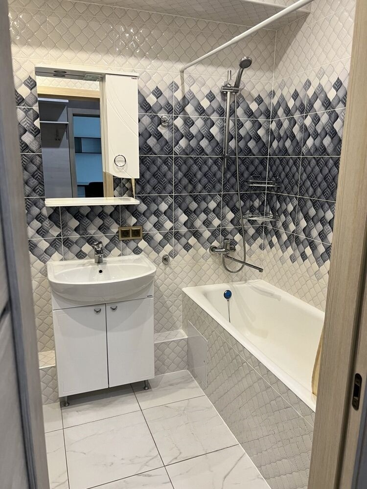 Сдам квартиру, 1 комната, брежневка, 30 м², этаж: 1/5