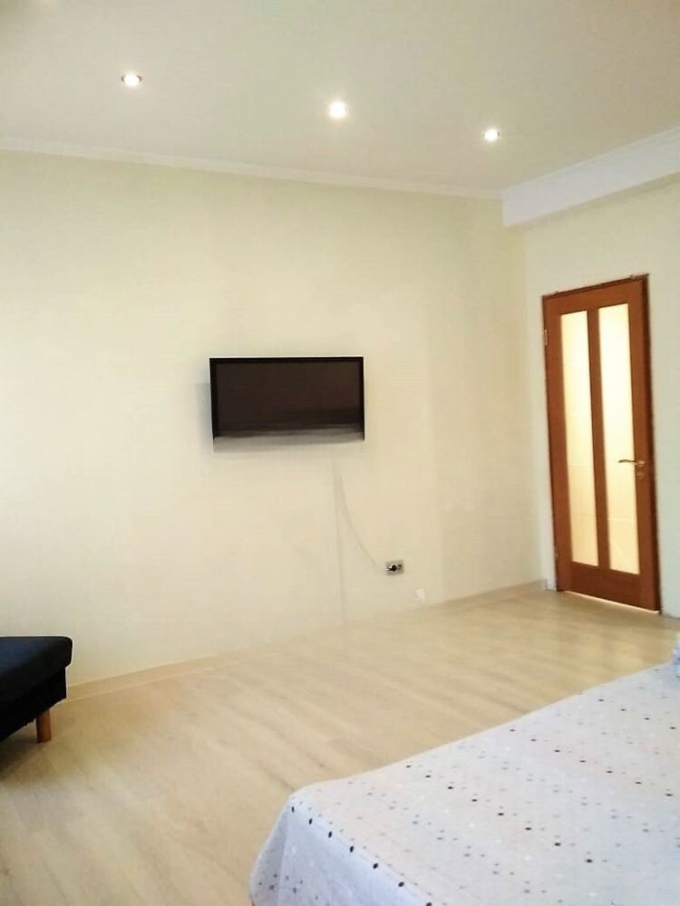 Сдам квартиру, 3 комнаты, сталинка, 67 м², этаж: 3/3