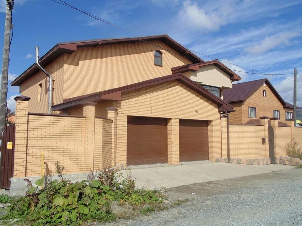Продам дом, 7 комнат, 500 м², этажей: 3, участок: 11 соток в собственности