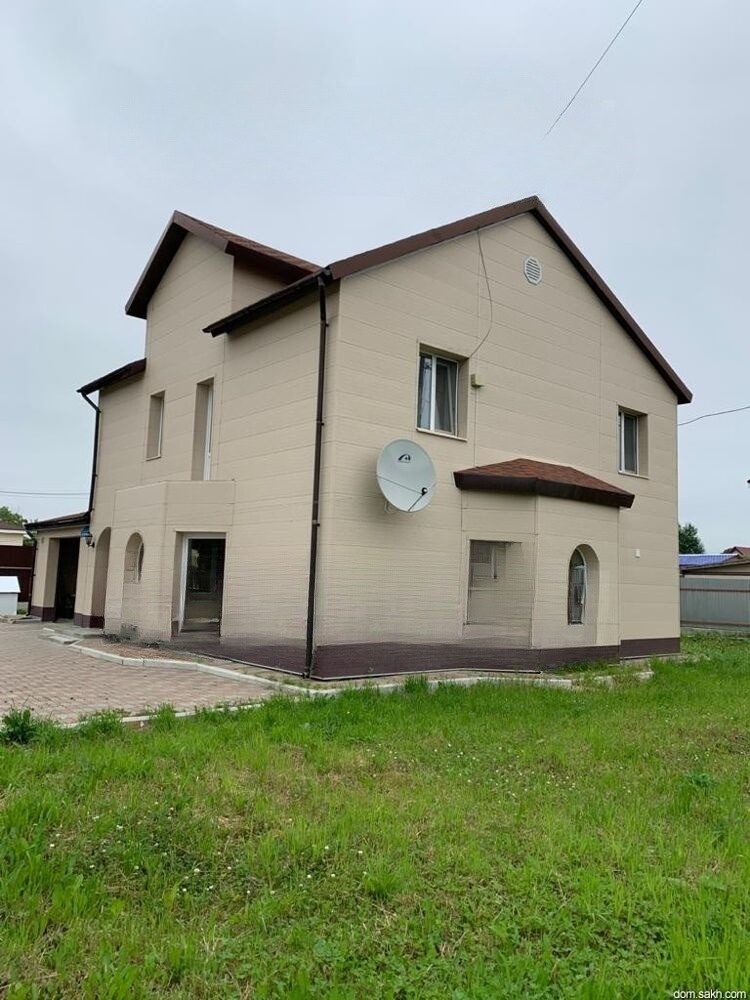 Продам дом, 5 комнат, 180 м², этажей: 2, участок: 7,3 сотки в собственности