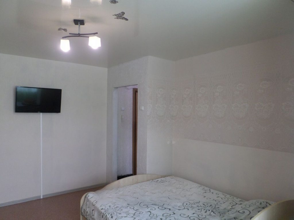 Сдам квартиру, 1 комната, гостинка, 30 м², этаж: 1/5