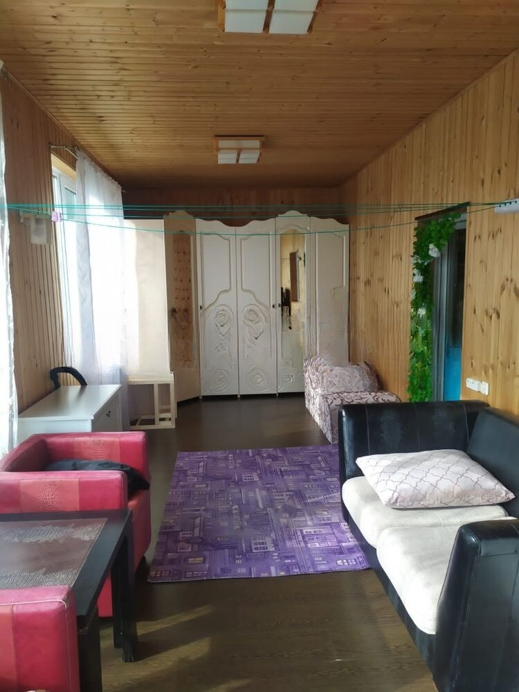 Продам дом, 4 комнаты, 135 м², этажей: 2, участок: 7 соток в собственности
