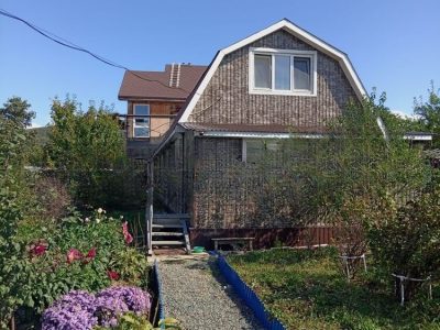 Продам дом, 2 комнаты, 81 м², этажей: 2, участок: 7,32 сотки в собственности