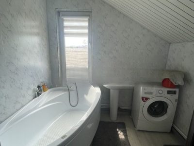 Продам дом, 7 комнат, 255 м², этажей: 2, участок: 8,81 сотки в собственности