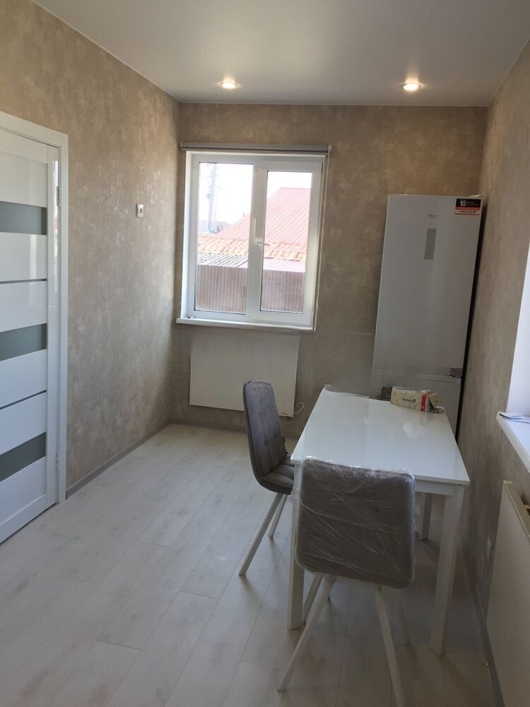 Продам дом, 3 комнаты, 100 м², этажей: 2, участок: 10 соток в собственности