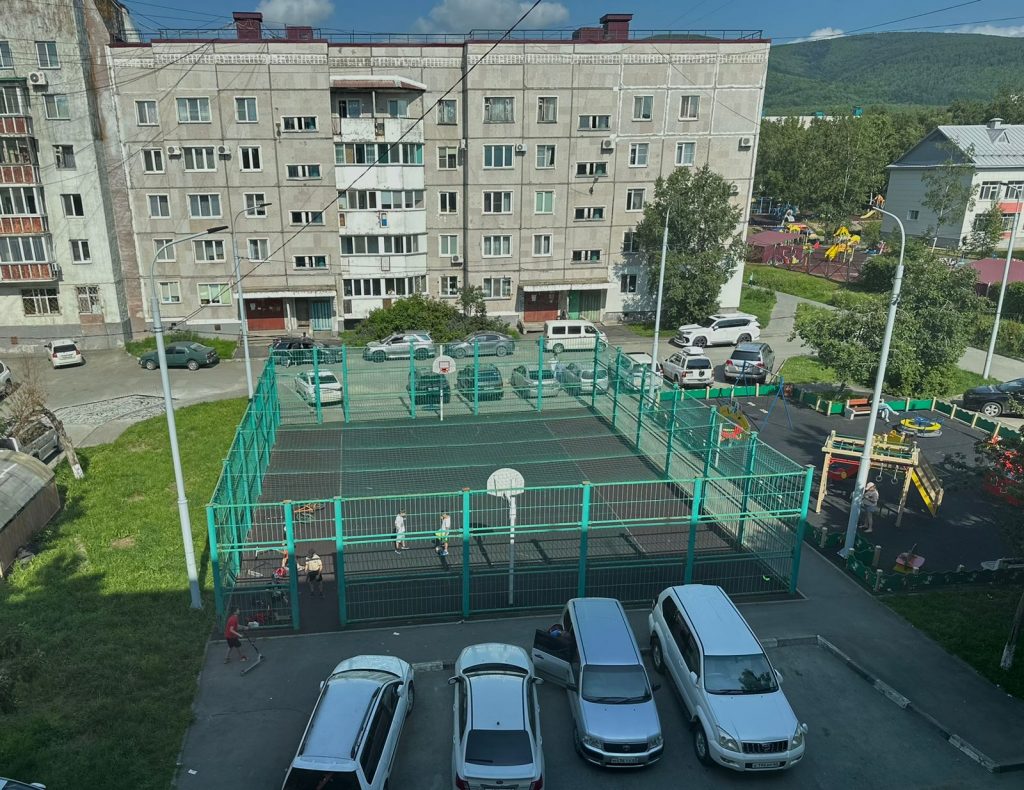 Продам квартиру, 4 комнаты, 97 серия, 93 м², этаж: 4/5