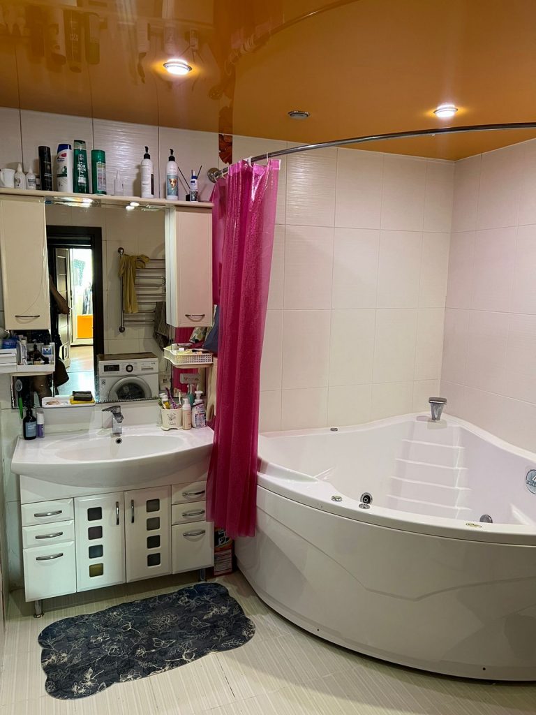 Продам квартиру, 4 комнаты, 97 серия, 93 м², этаж: 4/5