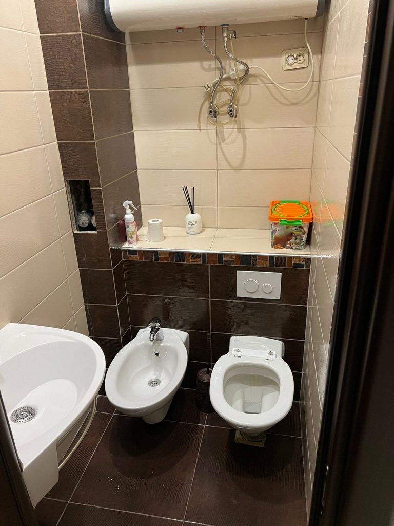 Продам квартиру, 4 комнаты, 97 серия, 93 м², этаж: 4/5