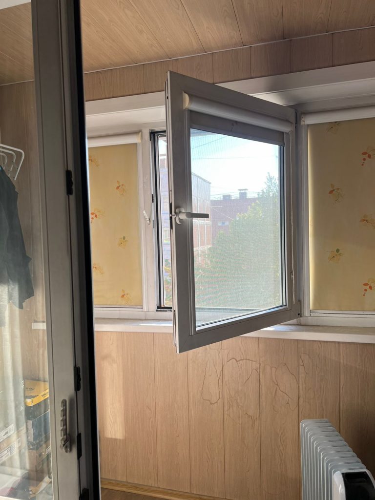 Продам квартиру, 4 комнаты, 97 серия, 93 м², этаж: 4/5
