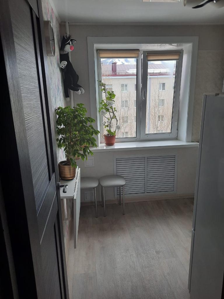 Продам квартиру, 2 комнаты, хрущевка, 44 м², этаж: 5/5