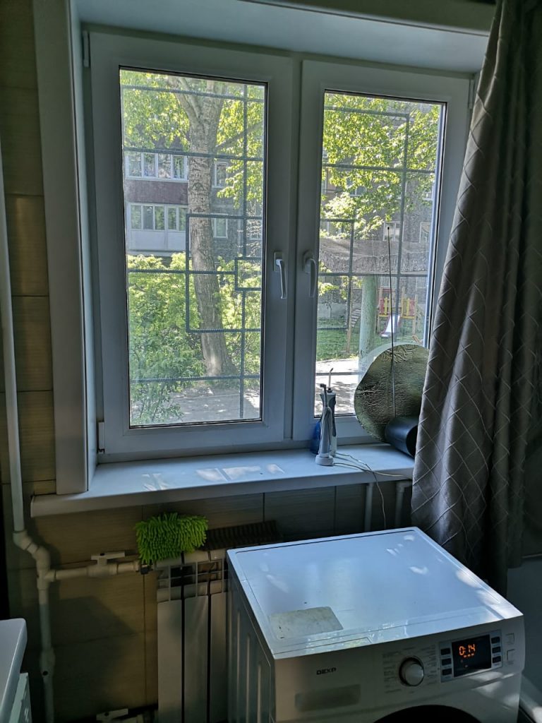 Продам квартиру, 3 комнаты, брежневка, 61 м², этаж: 1/5