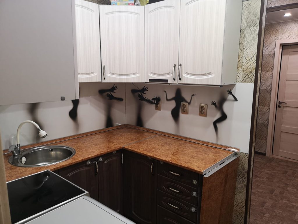 Продам квартиру, 3 комнаты, брежневка, 61 м², этаж: 1/5