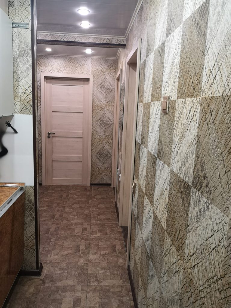 Продам квартиру, 3 комнаты, брежневка, 61 м², этаж: 1/5