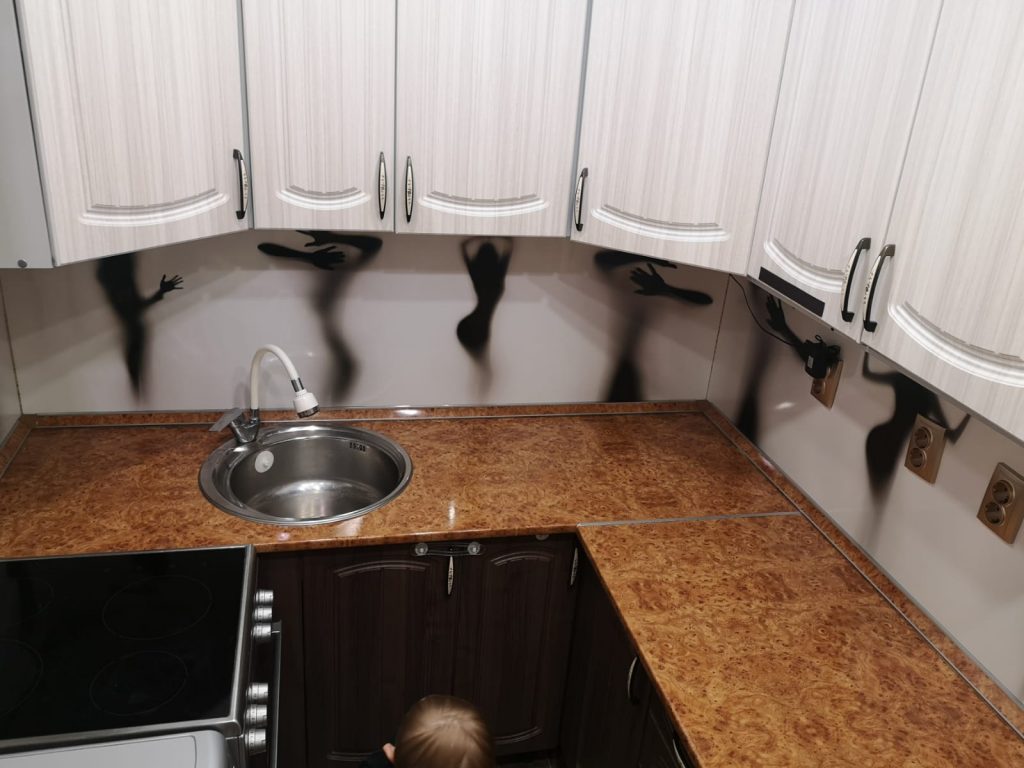 Продам квартиру, 3 комнаты, брежневка, 61 м², этаж: 1/5