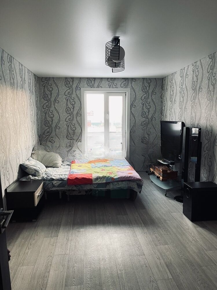 Продам дом, 7 комнат, 255 м², этажей: 2, участок: 8,81 сотки в собственности