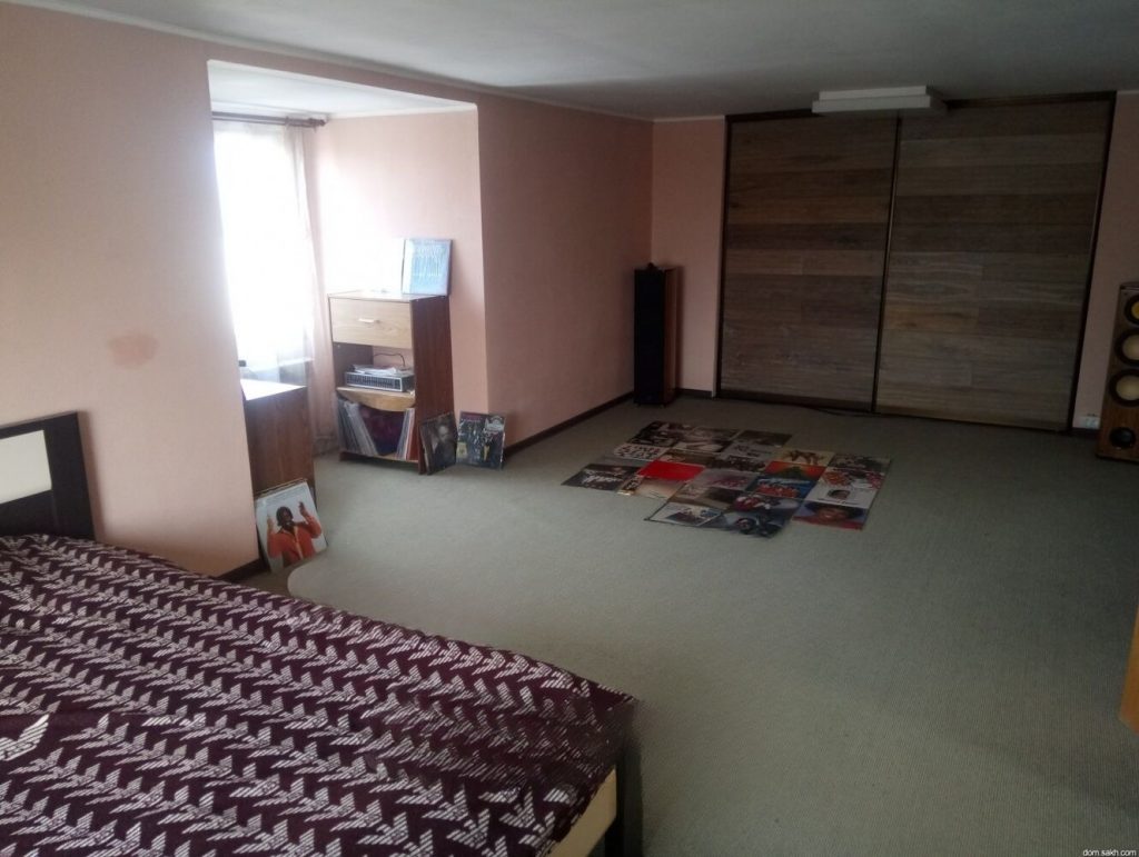 Продам дом, 5 комнат, 133 м², этажей: 2, участок: 6,6 сотки в собственности